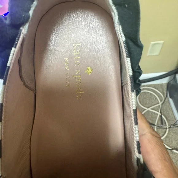 Kate Spade authentic low rise sneaker. In mint condition size 9.5 looking good. - Picture 5 of 8